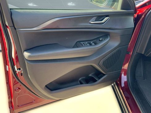 New 2025 Jeep Grand Cherokee Laredo X image 28