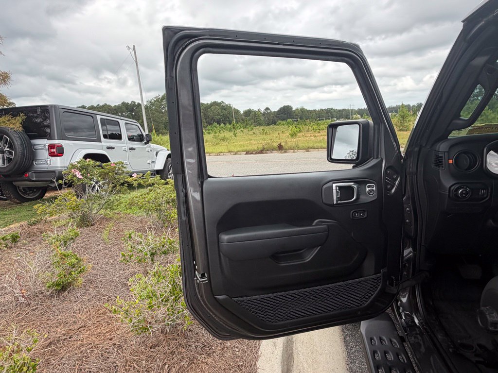 Certified 2025 Jeep Gladiator Mojave w/ Safety Group AWD/4WD image 55