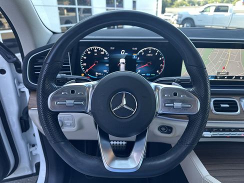 Used 2023 Mercedes-Benz GLS 450 4MATIC image 11