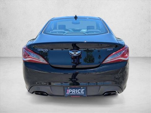 Used 2014 Hyundai Genesis 2.0T RWD image 7