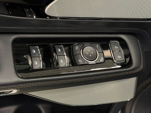 Used 2025 Lincoln Aviator Reserve w/ Equipment Group 201A AWD/4WD image 16
