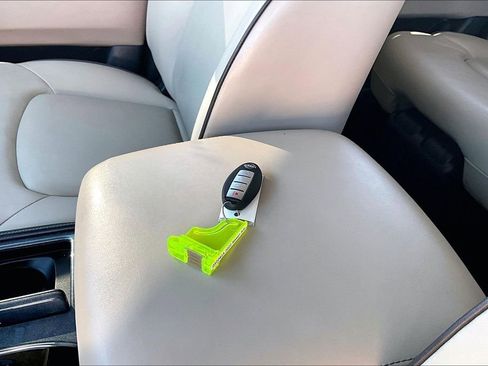 Used 2022 Nissan Armada SV w/ SV Appearance Package image 32