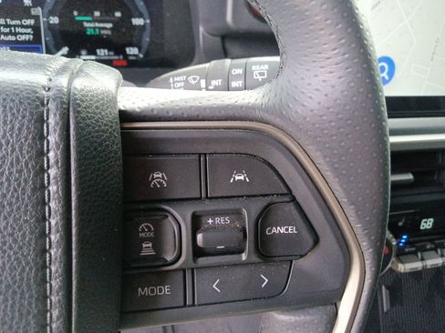 Used 2025 Toyota 4Runner TRD Off-Road Premium AWD/4WD image 18