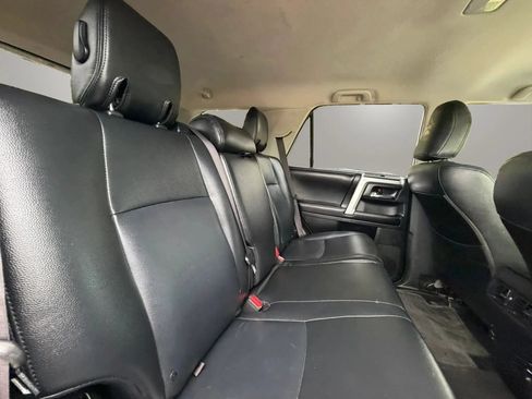 Used 2017 Toyota 4Runner SR5 AWD/4WD image 21