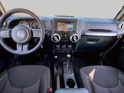 Used 2015 Jeep Wrangler Unlimited Sahara AWD/4WD image 13