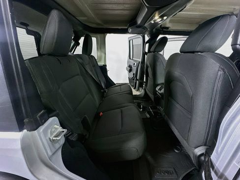 Used 2022 Jeep Wrangler Unlimited Sport AWD/4WD image 11