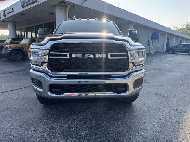 Used 2024 RAM 2500 Tradesman w/ Chrome Appearance Group AWD/4WD image 8
