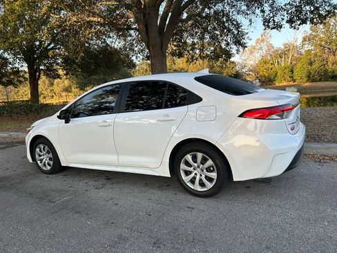 Certified 2025 Toyota Corolla LE image 3