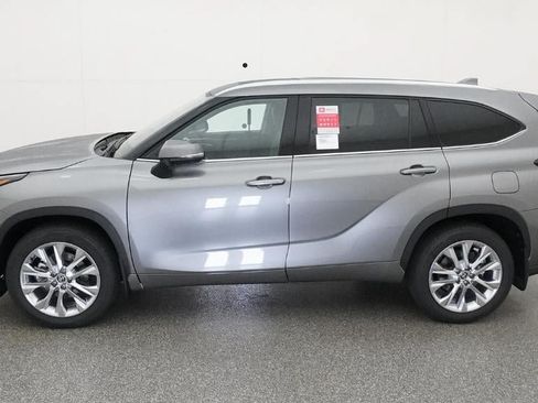 New 2026 Toyota Highlander Limited AWD/4WD image 3