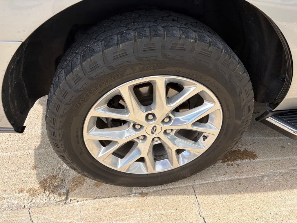 Used 2021 Ford Expedition XLT AWD/4WD image 5