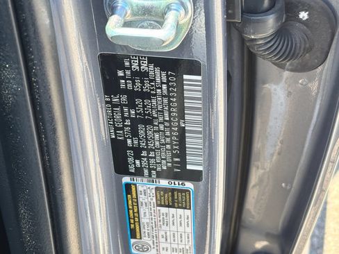Used 2024 Kia Telluride S w/ S Sunroof Package FWD image 29