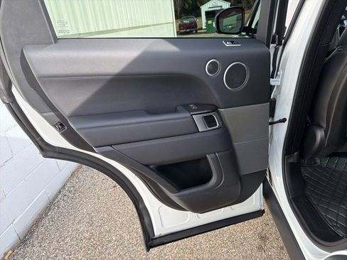 Used 2020 Land Rover Range Rover Sport SE image 28