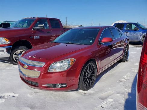 Used 2011 Chevrolet Malibu LTZ image 2