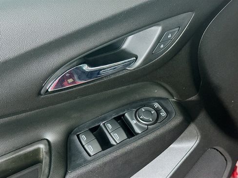 Used 2020 Chevrolet Equinox LT image 15