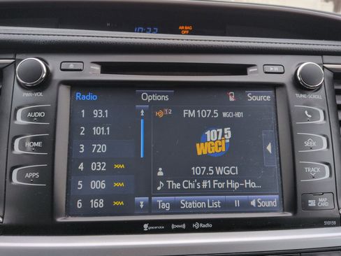 Used 2016 Toyota Highlander XLE image 18