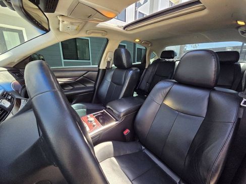 Used 2015 INFINITI Q70 3.7 RWD image 40