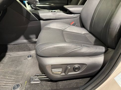 Certified 2021 Toyota Venza Limited w/ Advanced Technology Package AWD/4WD image 14