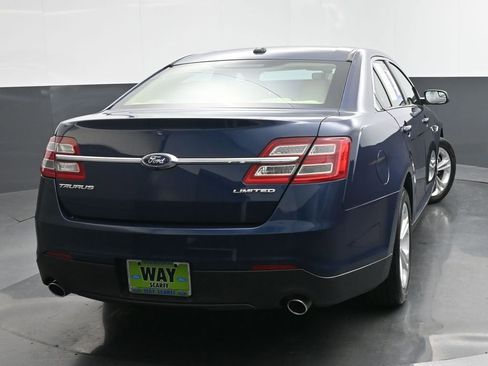 Used 2017 Ford Taurus SE image 5