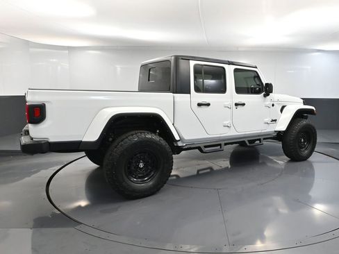 Used 2022 Jeep Gladiator Sport image 6