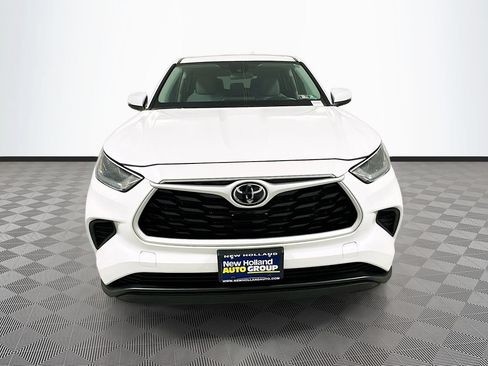 Used 2023 Toyota Highlander L AWD/4WD image 3