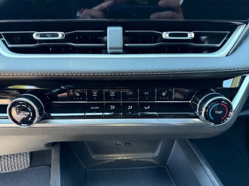 Certified 2026 Chevrolet Equinox LT w/ Safety and Technology Package AWD/4WD image 17