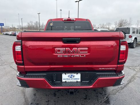 Used 2025 GMC Canyon Denali image 6