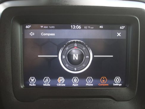 Used 2021 Jeep Renegade Latitude FWD image 44