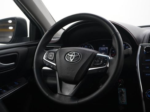 Used 2015 Toyota Camry SE FWD image 14