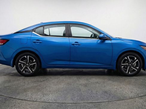 Used 2025 Nissan Sentra SV FWD image 11