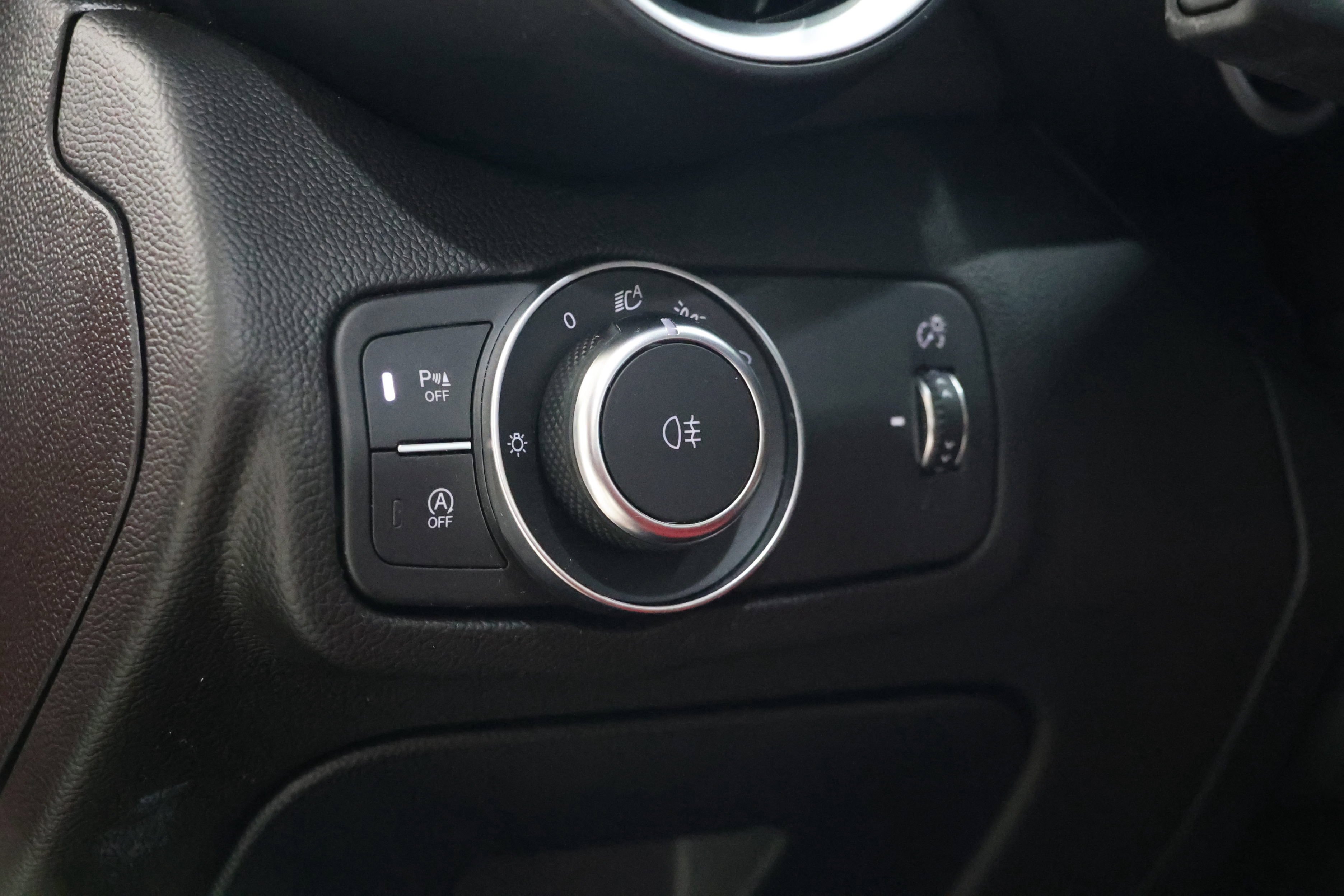 Certified 2024 Alfa Romeo Giulia Veloce AWD/4WD image 19