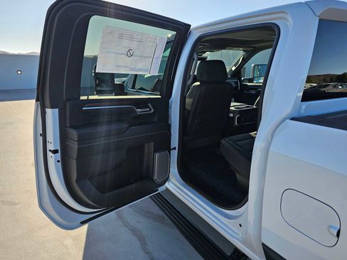 New 2026 GMC Sierra 2500 Denali w/ Denali Reserve Package image 18