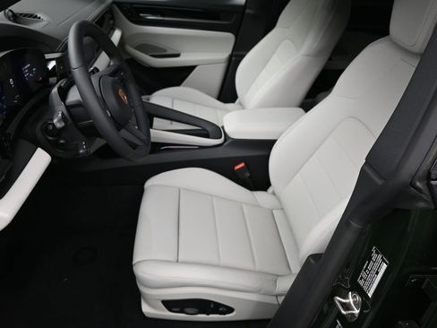 New 2026 Porsche Macan 4 Electric AWD/4WD image 6