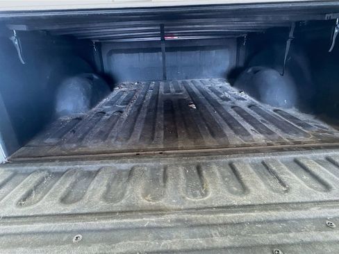 Used 2018 RAM 1500 Classic SLT AWD/4WD image 23