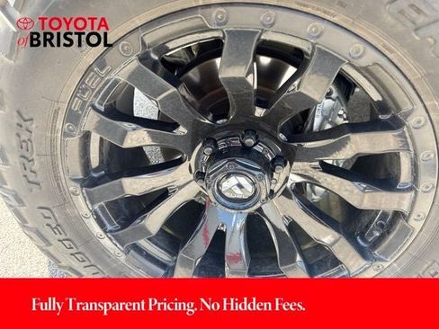 Used 2023 Toyota Sequoia SR5 w/ SR5 Premium Package AWD/4WD image 8