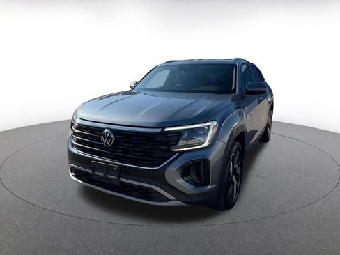 Used 2025 Volkswagen Atlas Cross Sport SE image 7