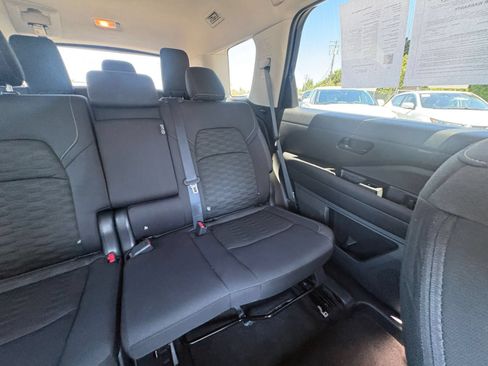 Used 2025 Nissan Pathfinder SV FWD image 40