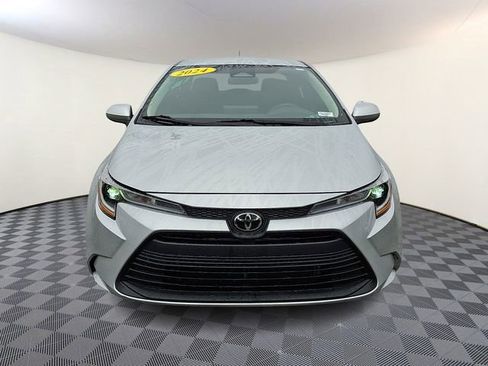 Used 2024 Toyota Corolla LE image 2