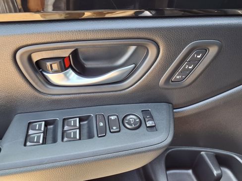 Used 2025 Honda Pilot Touring image 23