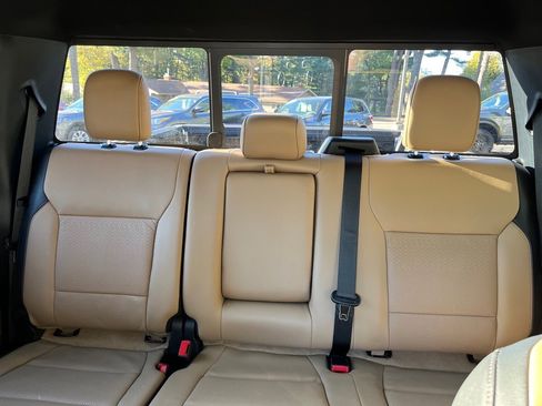 Used 2022 Ford F150 Lariat w/ Equipment Group 502A High image 16