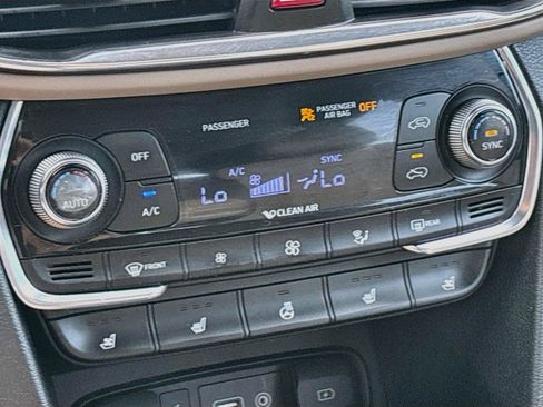 Used 2020 Hyundai Santa Fe Limited AWD/4WD image 9