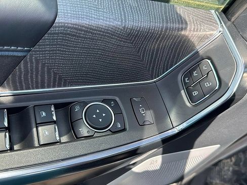 Used 2025 Ford F350 Platinum AWD/4WD image 16