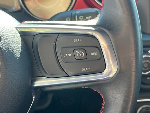 Used 2023 Jeep Wrangler Unlimited Rubicon AWD/4WD image 19