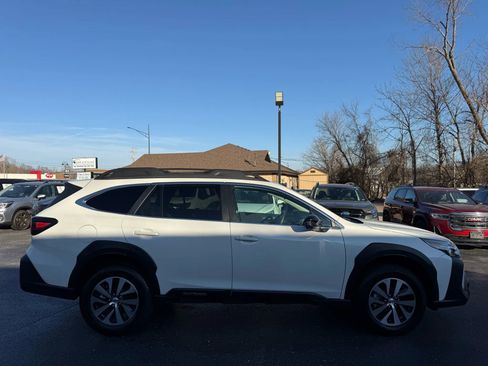 Used 2025 Subaru Outback Premium image 7