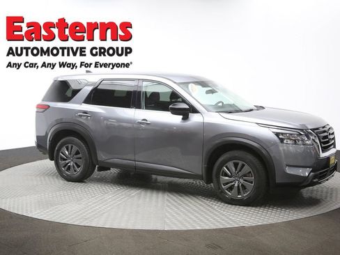Used 2024 Nissan Pathfinder S image 47