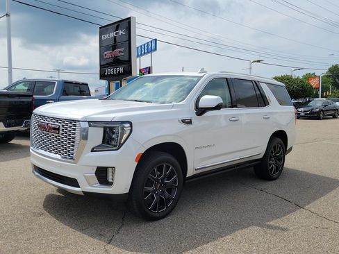 Used 2024 GMC Yukon Denali w/ Denali Reserve Package AWD/4WD image 2