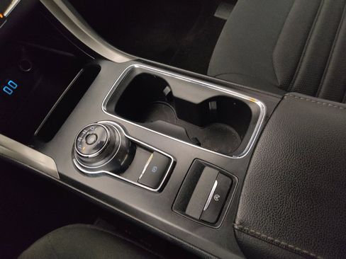 Used 2019 Ford Fusion SE FWD image 26
