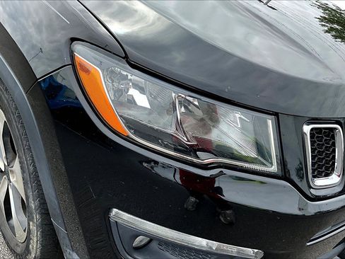 Used 2018 Jeep Compass Latitude w/ Popular Equipment Group FWD image 31