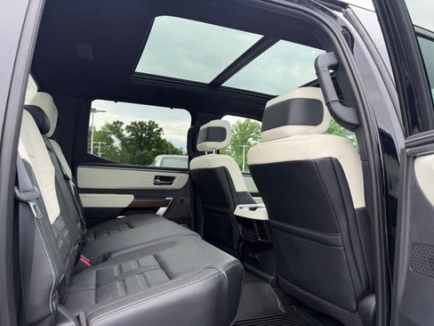 Used 2024 Toyota Tundra Capstone AWD/4WD image 11