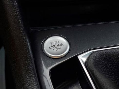 Used 2024 Volkswagen Tiguan SE R-Line image 34