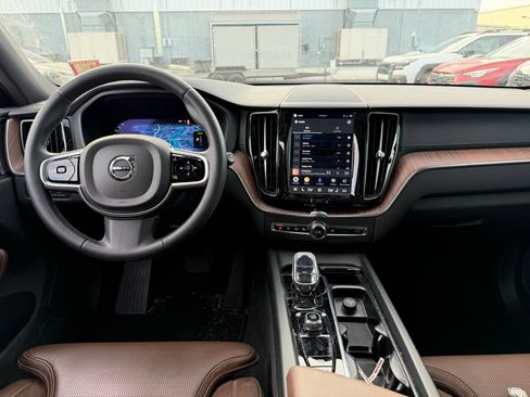 Used 2023 Volvo XC60 T8 Ultimate AWD/4WD image 6